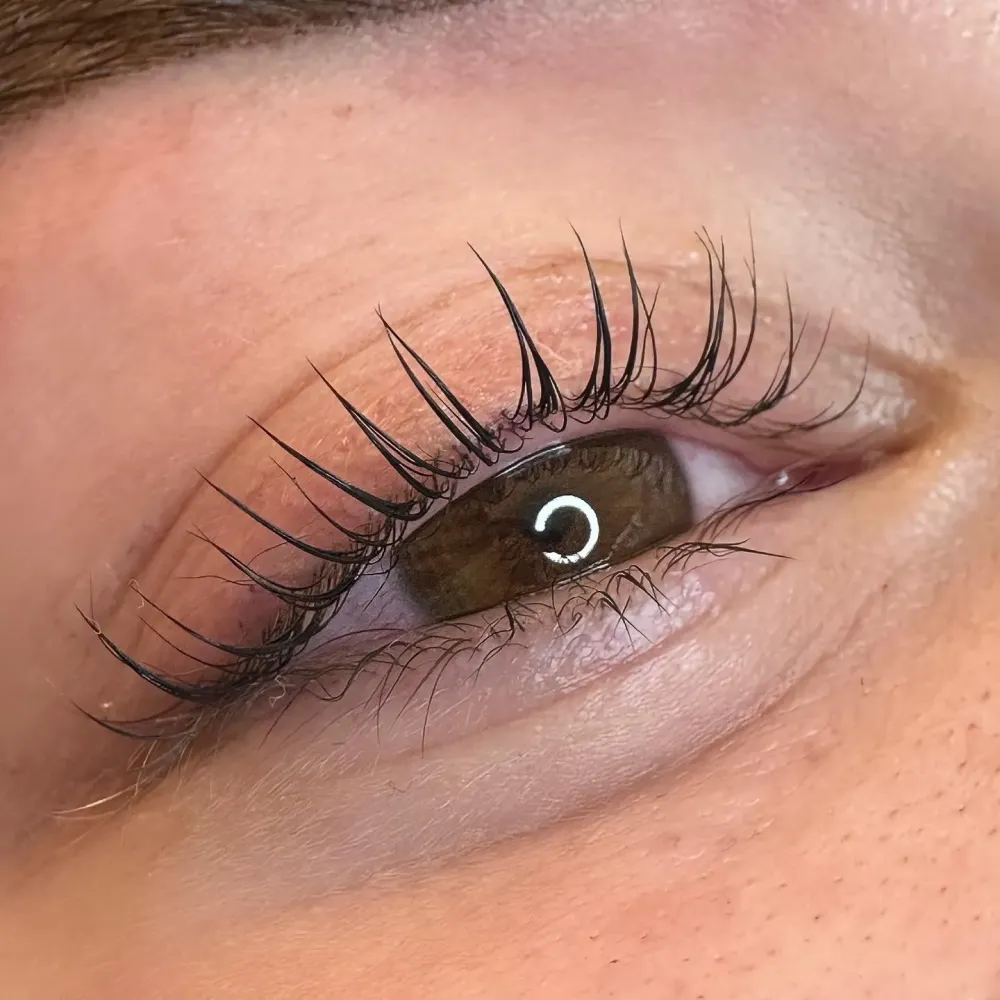 Réhaussement de cils près de Vertou